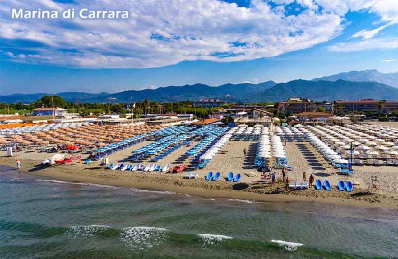 Апартаменти La Conchiglia A Marina Марина-ді-Каррара Екстер'єр фото