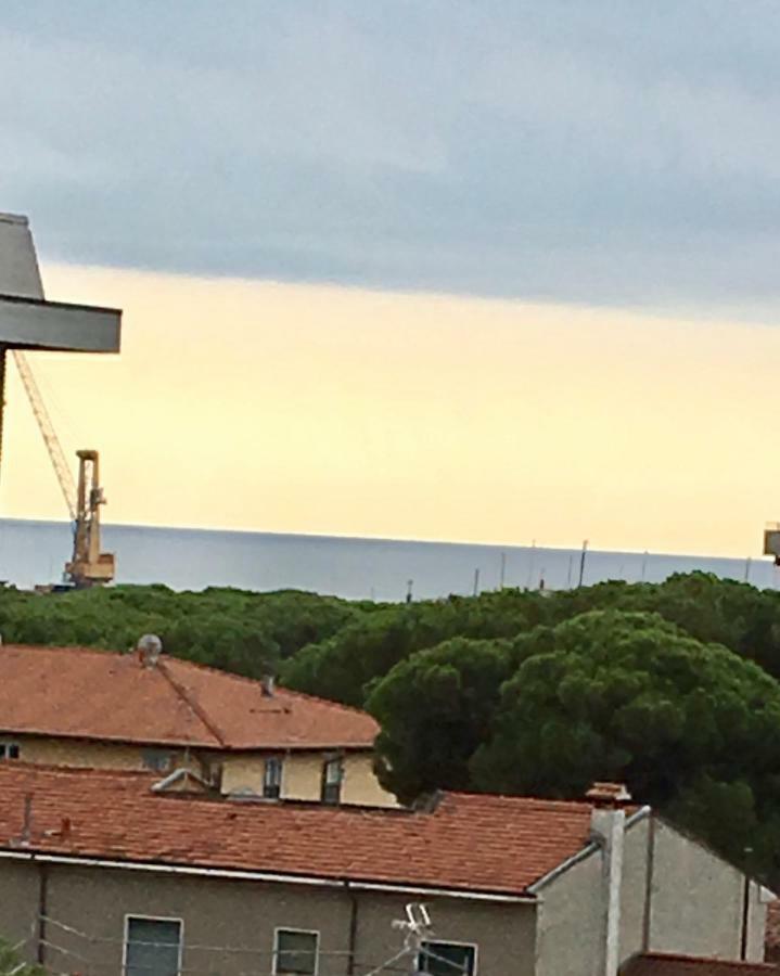 Апартаменти La Conchiglia A Marina Марина-ді-Каррара Екстер'єр фото